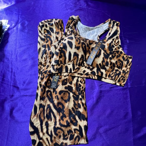 NEW  📌New Mix Buttery Smooth Predator Leopard Leggings and Bra Set L/XL - Picture 3 of 14